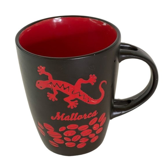 Mallorca Mug Salamander Lizard and Coffee Beans Raised Embossed 3D Red / Black - Picture 1 of 4